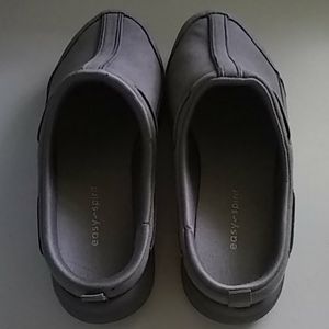 Women's slip on shoes